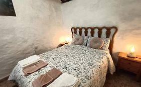 Casa rural en el Parque Nacional de Garajonay en la Isla de La Gomera, Alonso y Carmen